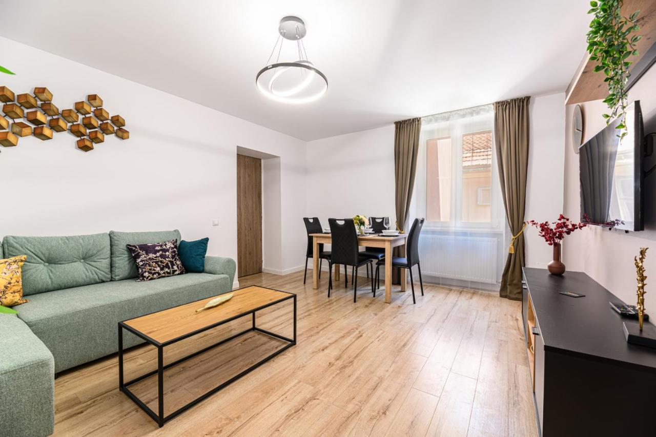 Schei Gate Apartment Braşov Extérieur photo